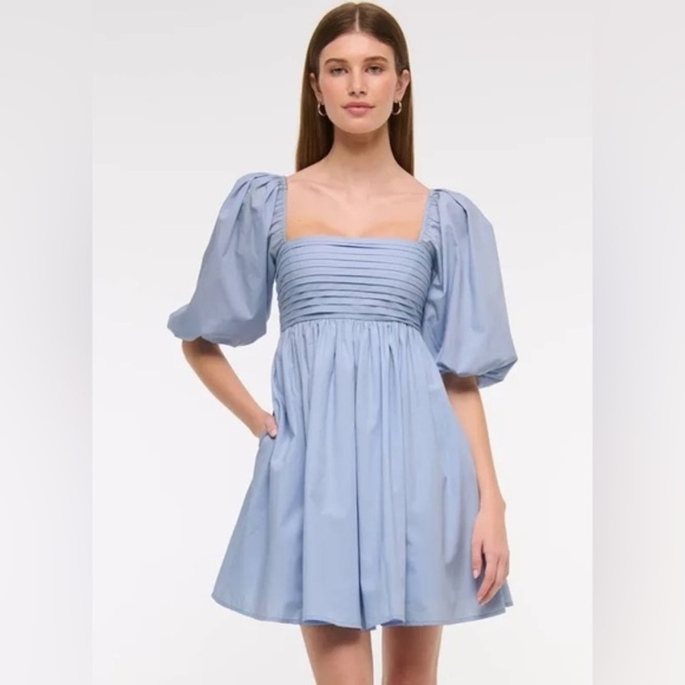 Abercrombie & Fitch Emerson Poplin Puff Sleeve Mini Dress in a lilac blue color